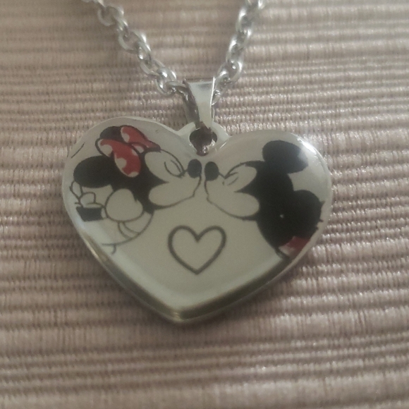 New Disney Mickey and Minnie necklace - Picture 4 of 6